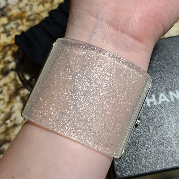 CHANEL Clear Glitter Resin Crystal CC Logo Silver - Picture 4 of 12